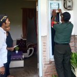 Babinsa Koramil Way Jepara Dampingi Pantarlih Lakukan Coklit