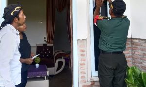 Babinsa Koramil Way Jepara Dampingi Pantarlih Lakukan Coklit