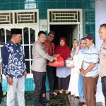 Kapolres Berikan Santunan ke Korban Penusukan Sekampung Udik
