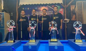Ricky Terima Sepeda Motor  di Kejuaraan Biliar Kajari Cup 2023