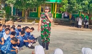Babinsa Koramil 2301/Cilegon Bintahwil Memberikan Materi Tentang Wesbang