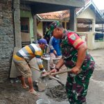 Babinsa Koramil 2302/Bojonegara, Giat Karbak Pembangunan Rumah Warga