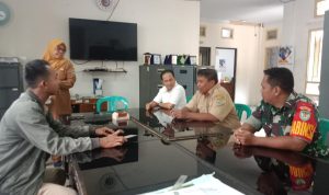 Babinsa Koramil 2303/Pulomerak, Komsos Terkait Menjaga Kesehatan Masyarakat