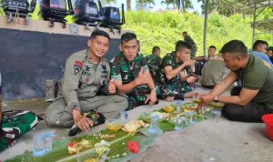 Satu Pleton Prajurit Yonif 147/KGJ, ‘Keroyok’ Pembangunan Masjid di Mako Sat Brimob