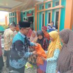 Walikota Cilegon Cilegon Menyerahkan Bantuan Pada Korban Puting Beliung