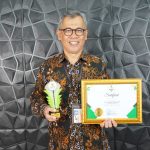 Kepala Diskominfo Kota Cilegon Meraih Penghargaan Baznas Cilegon Award 2023