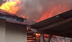 Ditinggal Pemiliknya ke Kebun, 1 Unit Rumah di Permis Ludes Dilalap Si Jago Merah