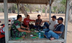 Babinsa Koramil 2305/Cinangka Giat Komsos Membahas Lomba Kampung Bersih