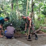 Babinsa Koramil 2304/Anyar, Giat Karbak Pemasangan Paving Blok