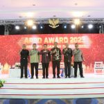Mendagri Muhammad Tito Karnavian Berikan Pemghargaan Daerah dengan Realisasi APBD Tertinggi