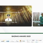 Amran Mahmud Terima Penghargaan Bupati Pendukung Utama Pengelolaan Zakat di Baznas Award 2023