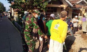 Babinsa Koramil 2301/Cilegon, Karbak Pembersihan Pembuatan Drainase