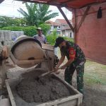 Babinsa Koramil 2304/Anyer, Giat Karbak Pengecoran Rumah Warga