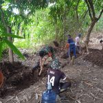 Babinsa Koramil 2301/Cilegon, Karbak Pembuatan Pagar Kuburan