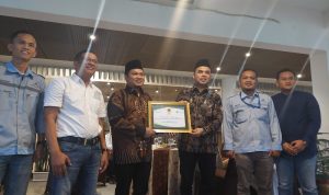 Keren, Multi Group Berangkatkan 10 Karyawan Umrah di Hari Jadi ke 10