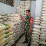 Babinsa Koramil 2303/Pulomerak Bintahwil Pengecekan Harga Sembako