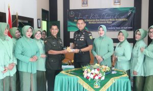 Dandim 0429/Lamtim Bersama Ketua Persit Ikuti Vicon Peringatan HUT Persit ke-77