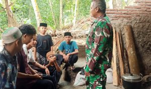 Babinsa Koramil 2306/Mancak, Giat Komsos Membahas Tentang Kamtibmas Lingkungan