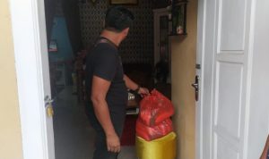 PWI Babel Salurkan Ratusan Paket Sembako Secara Door to Door ke Masyarakat Pangkalpinang 
