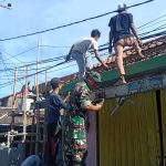 Babinsa Koramil 2303/Pulomerak, Karbak Pemugaran Rumah Warga