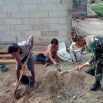 Babinsa Koramil 2302/Bojonegara, Giat Karbak Pembangunan Rumah Masyarakat