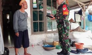 Babinsa Koramil 2304/Anyer Puanter Pendataan Bantung Lansung Tunai