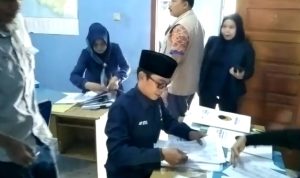 Usep Setiana, Bacaleg DPRD Lebak Serahkan Berkas Pendaftaran DPD Partai NasDem