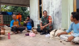 Babinsa Koramil 2302/Bojonegara, Komsos Terkait Tentang Pembuatan Poskamling