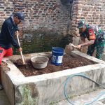 Babinsa Koramil 2303/Pulomerak, Karbak Pembuatan Kamar Mandi Mushola