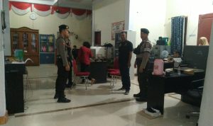 Personil Polres Jeneponto Laksanakan Pengamanan Pendaftaran Bacaleg di Kantor KPU