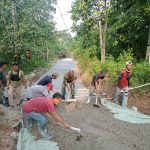 Babinsa Koramil 2305/Cinangka, Giat Karbak Pengurugan Jalan