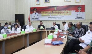 Sekda Prov Lampung Fahrizal Darminto Ikuti Rapat Pengendalian Inflasi Daerah Secara Daring 