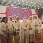Ketua Dekranasda Takalar Pamerkan Produk Lokal dan Kenakan Busana Berbahan Khas Daerah di HUT Dekranas, Medan 