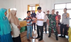 Agus Sarwoko Salurkan BLT DD Tahap Pertama pada 31 KPM