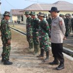 Sebelum Mulai Kegiatan, Dan SSK TMMD Kodim 0623/Cilegon Kapten Inf Ahmad Yani Beri Pengarahan Kepada Prajurit