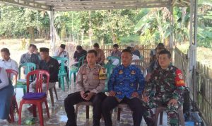 Babinsa Koramil 2304/Anyar, Giat Komsos Membahas Tentang Maraknya Geng Motor