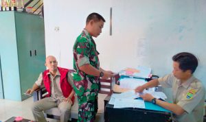 Babinsa Koramil 2303/Pulomerak, Puan Ter Pendataan Warga Belum Penerima Bansos