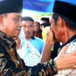 Serahkan Bantuan Kepada Korban Kebakaran di Takkalalla, Amran Mahmud : Semoga Bermanfaat