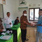 Heri Sumantri Kades Gantimulyo Salurkan BLT DD 2023 pada 28 KPM