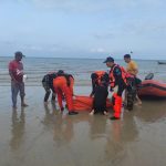 Tim Gabungan Berhasil Menemukan Bocah Yang Tenggelam Di Perairan Tanjung Kalian 