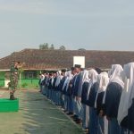 Tanamkan Disiplin dan Nasionalisme, Babinsa Koramil Sekampung Latih PBB