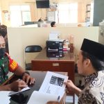 Babinsa Koramil 2302/Bojonegara, Giat Karbak Pembangunan Rumah Masyarakat