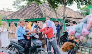 Lesty Putri Utami Sekretaris Komisi II DPRD Provinsi Lampung Bagikan Takjil Gratis
