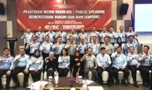 Guna Berikan Pelayanan Prima kepada Masyarakat, Kepala Rutan Sukadana Ikuti Pelatihan MH Public Speaking