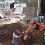 Babinsa Koramil 2304/Anyer, Karbak Pembuatan MCK Warga