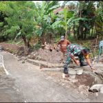 Babinsa Koramil 2307/Ciwandan, Karbak Gotong Royong Pembangunan Drainase
