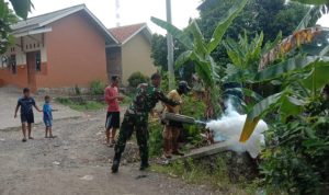 Babinsa Koramil 2302/Bojonegara, Bintahwil Penyemprotan Pogging