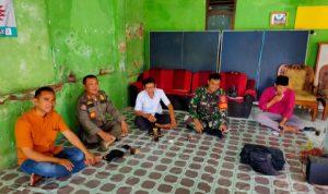 Babinsa Koramil 2305/Cinangka, Komsos Membahas Tentang Penegakan Siskamling
