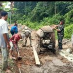 Babinsa Koramil 2306/Mancak, Karbak Pengecoran Jalan