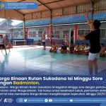 Jaga Kesehatan, WBP Rutan Kelas II Sukadana Isi Kegiatan Sore dengan Pertandingan Badminton